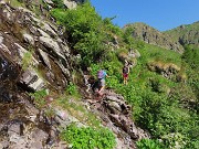 28 Attenzione per  rocce bagnate da ruscello e un poco esposte 